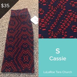 Small lularoe cassie
